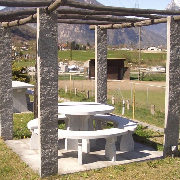Pergola in granito