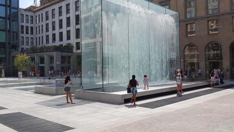Apple Flagship Store