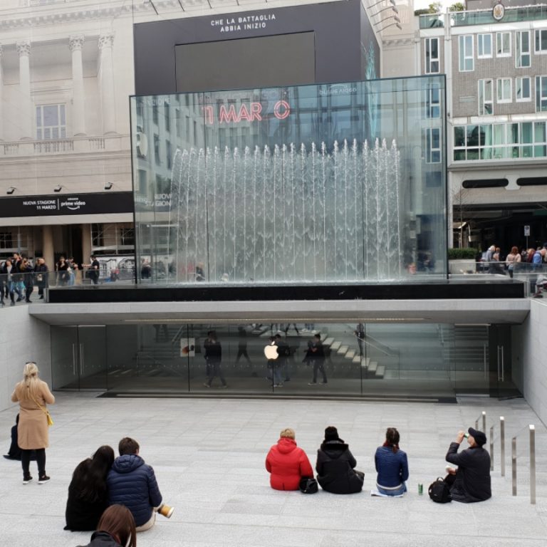 Apple Flagship Store
