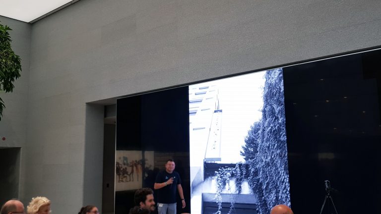 Apple Flagship Store