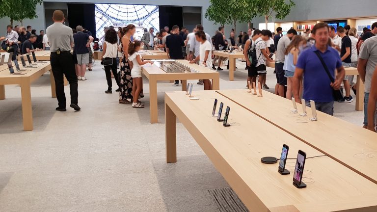 Apple Flagship Store