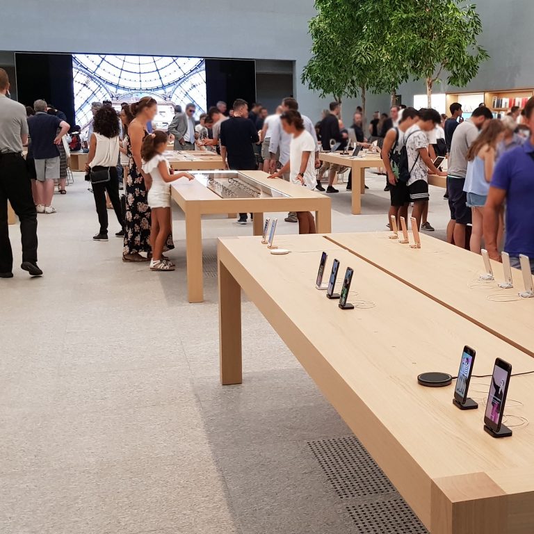 Apple Flagship Store