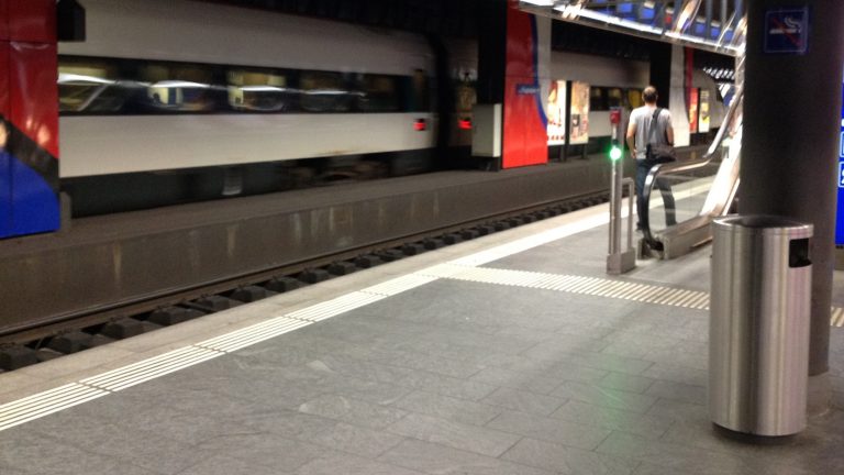 Stazione ferroviaria (FFS) aeroporto Zurigo-Kloten