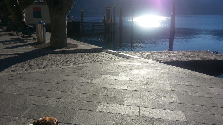 Passeggiata lungolago